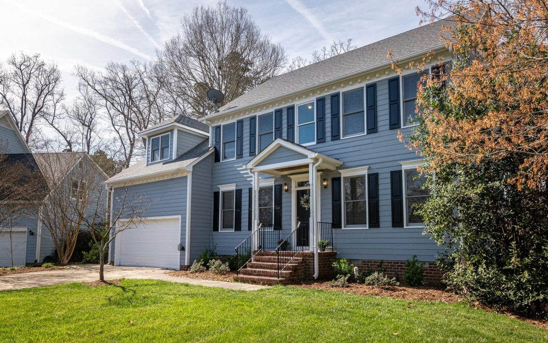 Bolster the Curb Appeal of Your Home with Your Garage Door